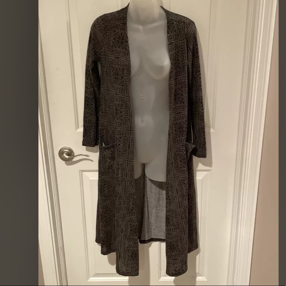 LulaRoe Cardigan Sarah Patterned Sz XS Open 3/4 Sleeve Pockets